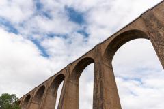 Alte Eisenbahnbrücke in Frankreich